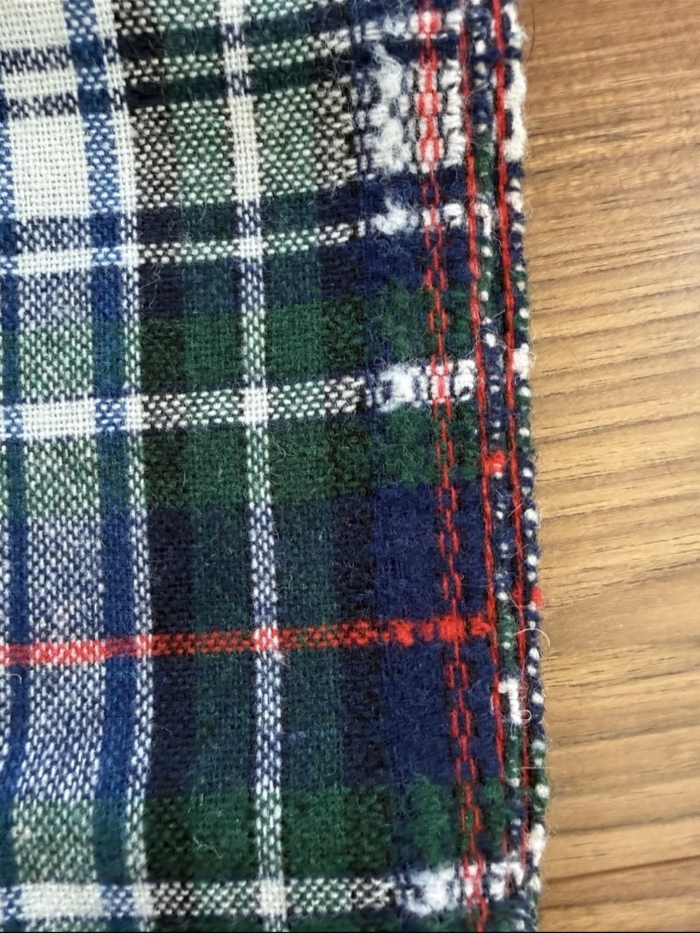 VTG Mackenzie Tartan Plaid Medium Weight Fabric Blend 2 Yards L X 62” w - Picture 8 of 9